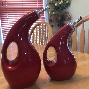 Rachael Ray Stoneware EVOO/Vinegar dispenser set.